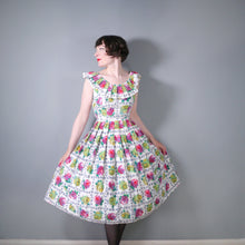 Load image into Gallery viewer, 50s YELLOW AND PINK ROSE PRINT COTTON DRESS WITH BIG RUFFLE COLLAR - XS-S