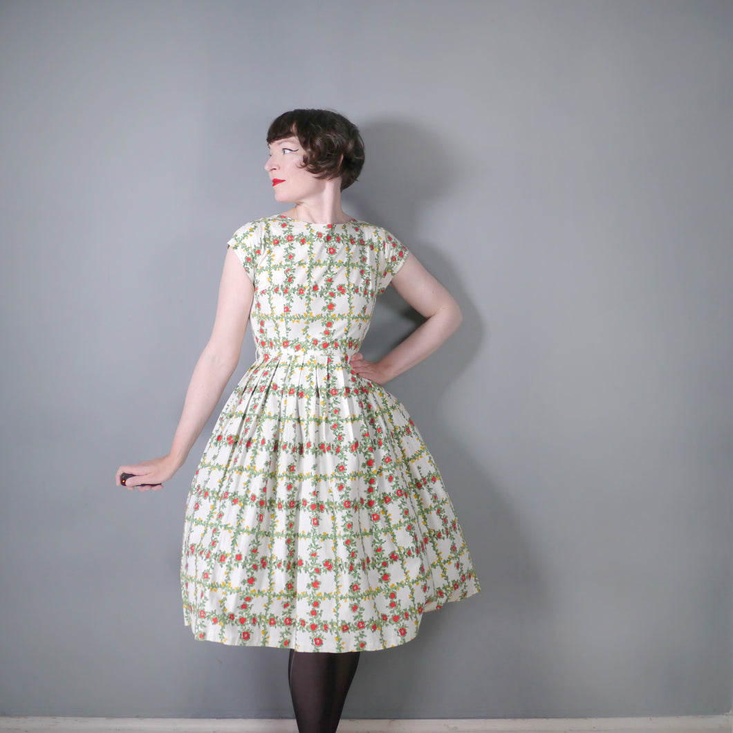50s FLORAL GRIDWORK PRINT COTTON DAY DRESS IN GREEN RED AND WHITE - S