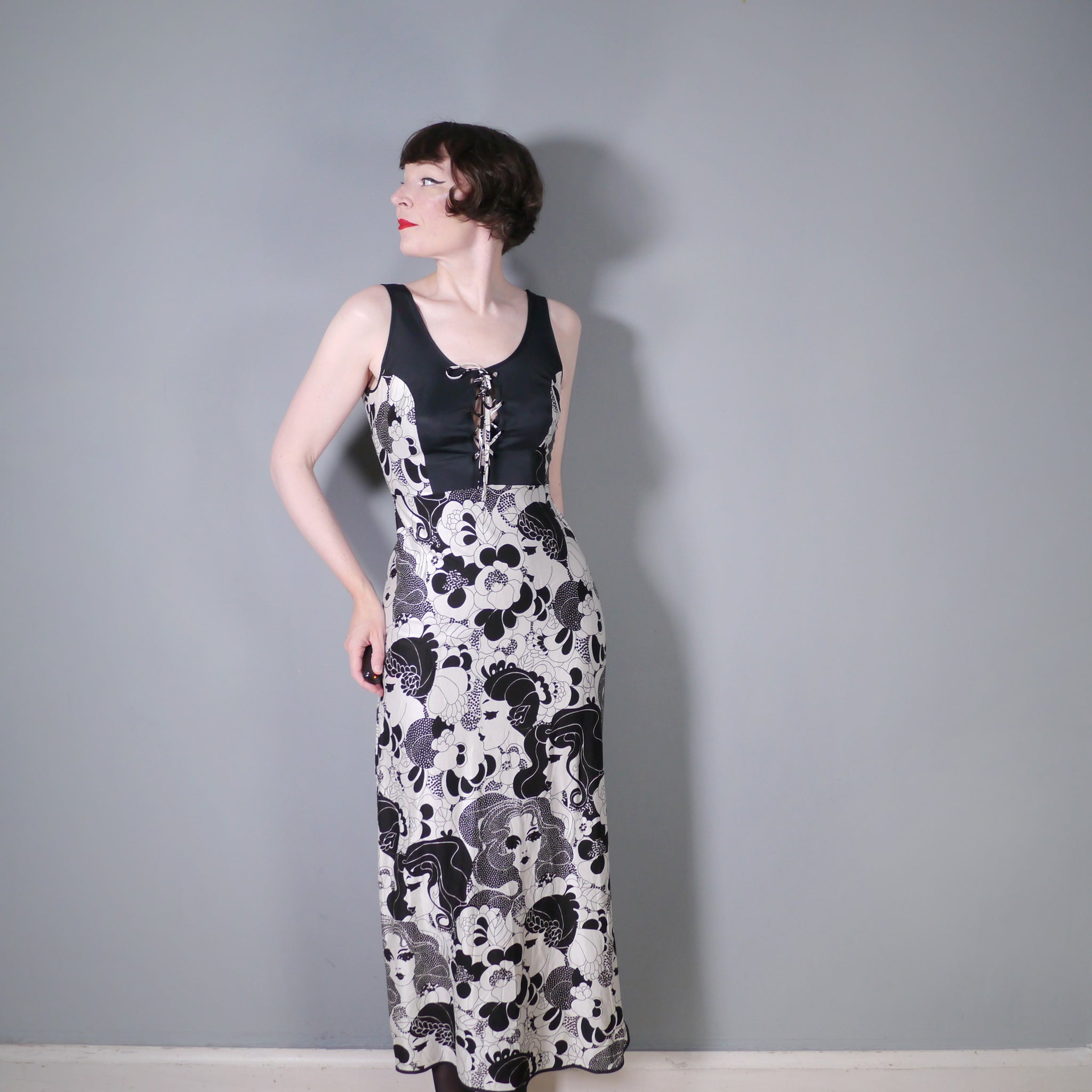 60s 70s BLACK AND WHITE BOLD PSYCHEDELIC LADY FACE PRINT DRESS XS S Sartorial Matters