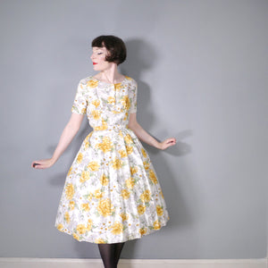 50s LIGHT GREY AND YELLOW FLORAL PRINT FULL SKIRTED COTTON DRESS - M