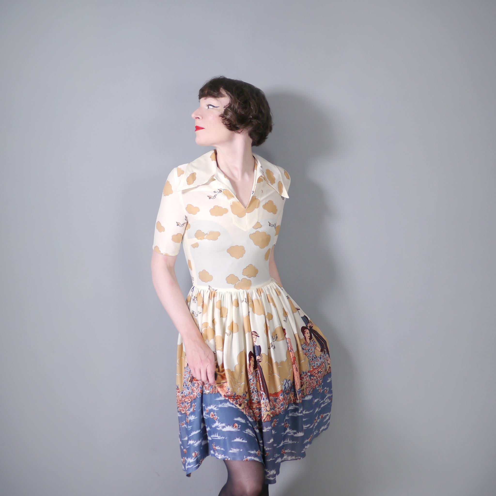 70s BIG FASHIONABLE ART DECO LADIES BORDER PRINT TEA DRESS 70s BIG FASHIONABLE ART DECO LADIES BORDER PRINT TEA DRESS