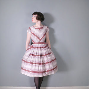 50s BROWN AND CREAM CHEVRON STRIPE COTTON DAY DRESS WITH FULL SKIRT AND POCKETS - S