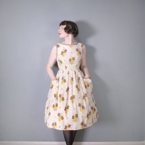 50s 60s BROWN AND ORANGE FLORAL DAY DRESS WITH BIG POCKETS AND FULL SKIRT - XS