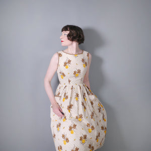 50s 60s BROWN AND ORANGE FLORAL DAY DRESS WITH BIG POCKETS AND FULL SKIRT - XS
