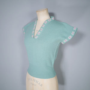APPLE GREEN HANDKNITTED 50s CROPPED WOOL JUMPER WITH FLORAL PATTERN - S