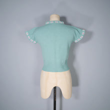 Load image into Gallery viewer, APPLE GREEN HANDKNITTED 50s CROPPED WOOL JUMPER WITH FLORAL PATTERN - S