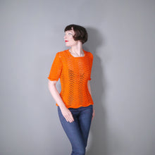 Load image into Gallery viewer, VIBRANT ORANGE VINTAGE WAVY LACE KNIT COTTON JUMPER TOP - M