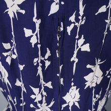 Load image into Gallery viewer, 50s ST MICHAEL MARSPUN DARK BLUE AND WHITE STEMMED ROSE PRINT DRESS - S
