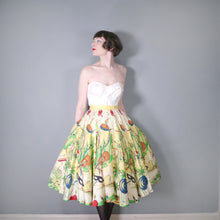 Load image into Gallery viewer, 50s BRAZILIAN MUSIC MASKS AND RISQUE DANCERS NOVELTY CARNIVAL PRINT CIRCLE SKIRT -26.5&quot;