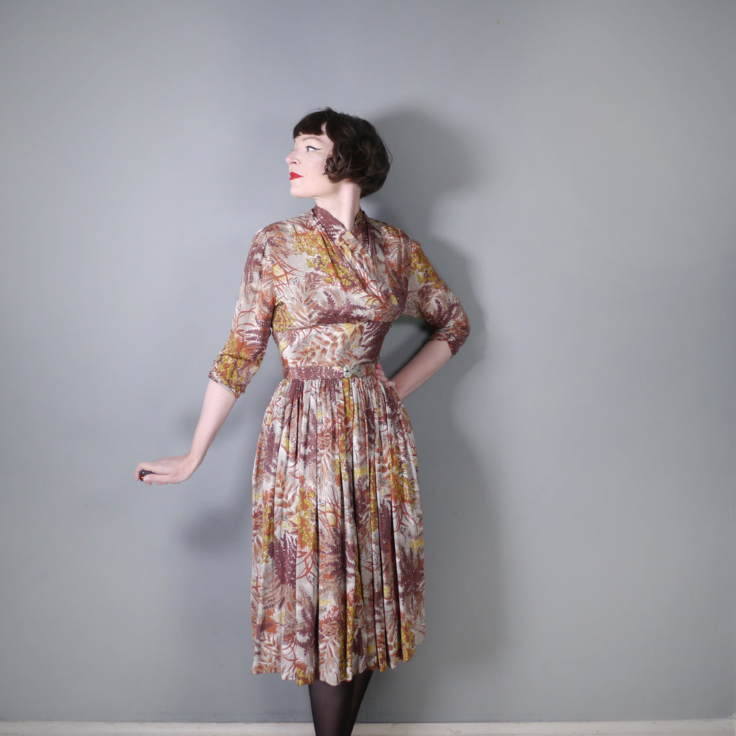 LATE 40s AUTUMNAL LEAF PRINT RAYON DRESS WITH BELT - M