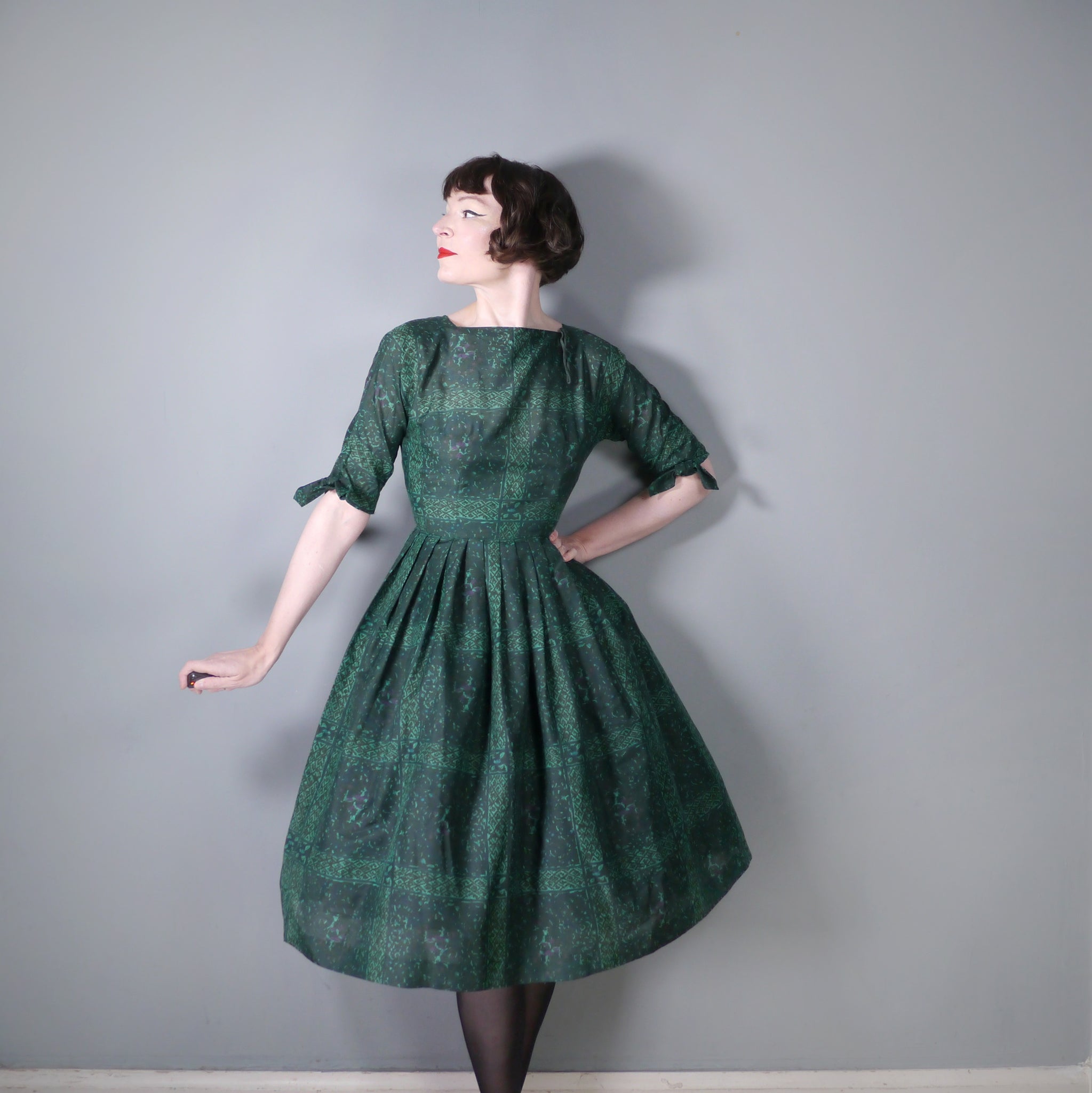 60s DARK GREEN FULL SKIRTED DAY DRESS - XS-S Sartorial Matters 60s DARK GREEN FULL SKIRTED DAY DRESS - XS-S Sartorial Matters