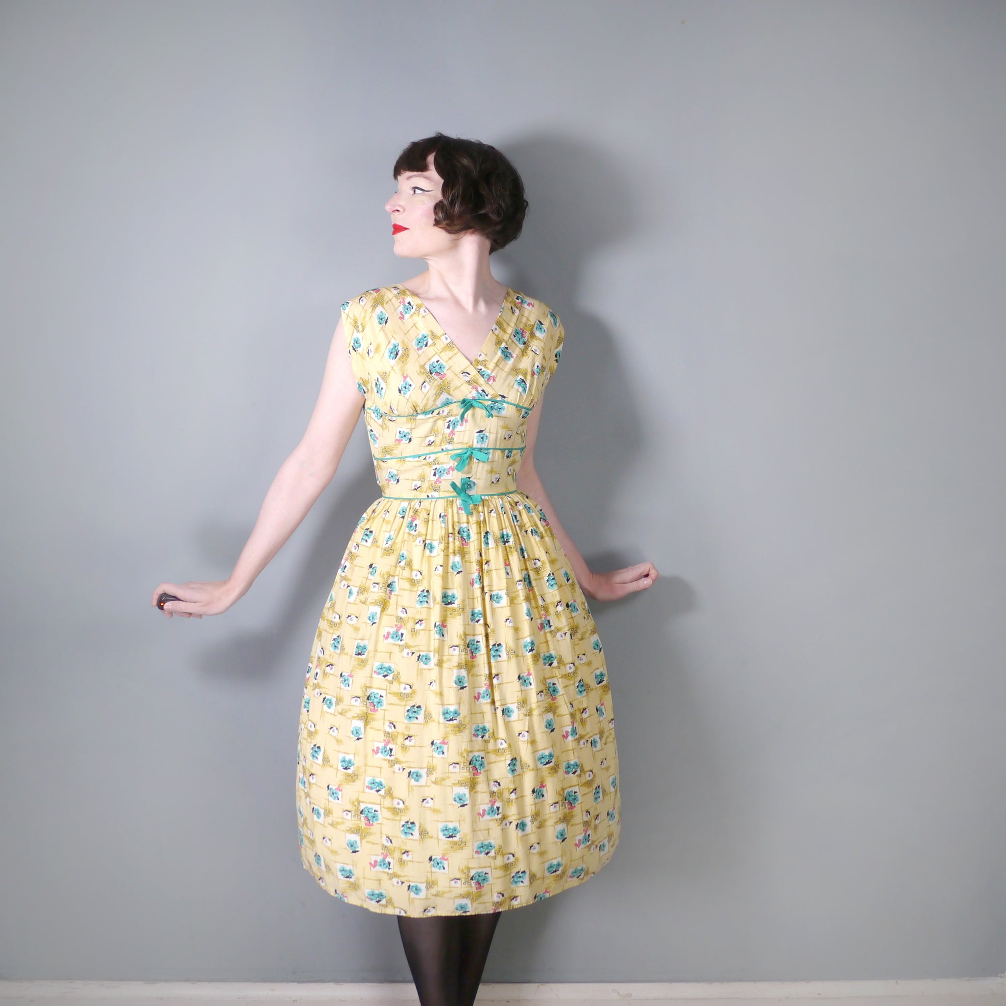 50s SOFT RAYON YELLOW 50s DRESS WITH GREEN RIBBONS AND BOWS - S-M Sartorial Matters 50s SOFT RAYON YELLOW 50s DRESS WITH GREEN RIBBONS AND BOWS - S-M Sartorial Matters