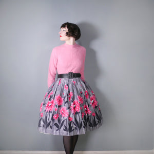 50s GREY FULL SKIRT WITH A LOVELY PINK BIG FLORAL BORDER PRINT - 24-24.5"
