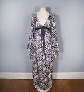 60s 70s JEAN VARON BLACK AND WHITE DRESS WITH PLUNGE NECK AND HUGE BELL SLEEVE - M