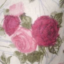 Load image into Gallery viewer, VINTAGE SOFT WOOL ROSE FLORAL PATTERN CROPPED CARDIGAN -XS