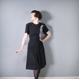 40s BLACK RAYON DRESS WITH WHITE SEQUIN FEATHER EMBELLISHMENT - M