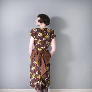 40s NOVELTY DEER AND FLOWER PRINT BROWN RAYON DRESS - S