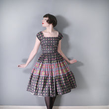 Load image into Gallery viewer, 50s DARK GREY PATTERNED VICTOR JOSSELYN FULL SKIRTED COTTON DRESS - XS