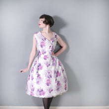 Load image into Gallery viewer, STEMMED PINK AND PURPLE ROSE PRINT HANDMAEDE 50s COTTON SUMMER DRESS - L / VOLUP