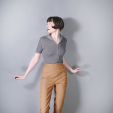 Load image into Gallery viewer, 50s / 60s CROPPED GREY STRETCH COTTON COLLARED T-SHIRT TOP - S