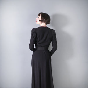 30s 40s BLACK CREPE EVENING DRESS WITH BEADED PEPLUM AND LARGE BUCKLED BELT - M