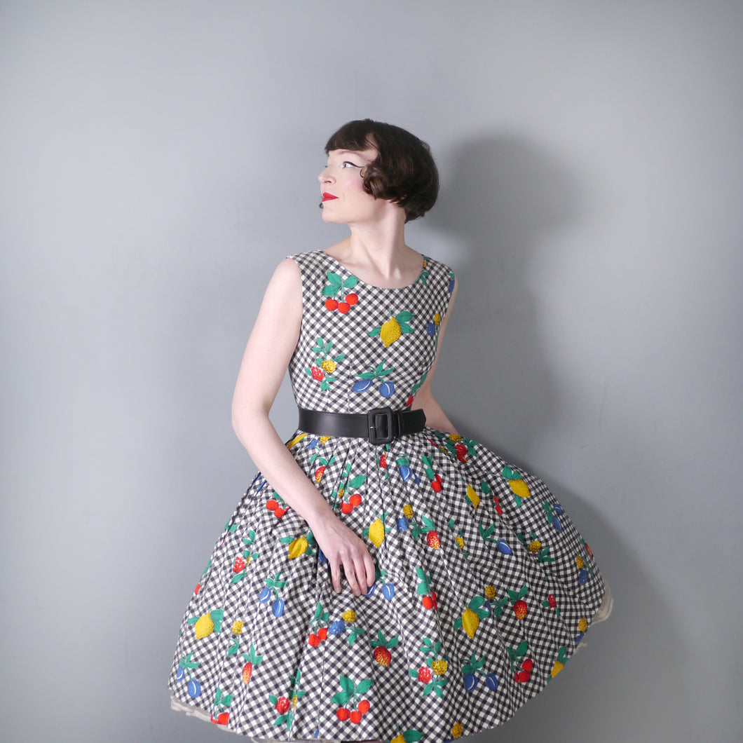 50s GINGHAM AND NOVELTY FRUIT PRINT MID CENTURY PICNIC DRESS - XS-S