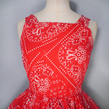 Load image into Gallery viewer, 50s DORIS DEB RED PAISLEY HANKERCHIEF PRINT CIRCLE SKIRT DAY DRESS - XS / PETITE