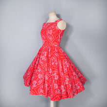 Load image into Gallery viewer, 50s DORIS DEB RED PAISLEY HANKERCHIEF PRINT CIRCLE SKIRT DAY DRESS - XS / PETITE