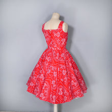 Load image into Gallery viewer, 50s DORIS DEB RED PAISLEY HANKERCHIEF PRINT CIRCLE SKIRT DAY DRESS - XS / PETITE