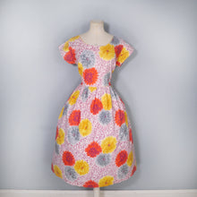 Load image into Gallery viewer, 50s LARGE FLORAL PRINT RED YELLOW AND GREY COTTON DAY DRESS - M
