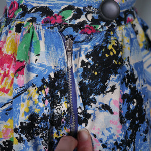 50s BLUE NOVELTY SCENIC PAINTERLY PRINT SKIRT WITH COURTSHIP SCENE - 25"