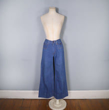 Load image into Gallery viewer, 70s &quot;SPICE&quot; WIDE LEG HIGH WAST JEANS WITH PATCH POCKETS - XS