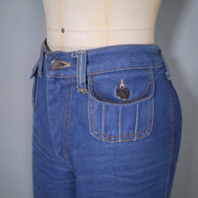 Load image into Gallery viewer, 70s &quot;SPICE&quot; WIDE LEG HIGH WAST JEANS WITH PATCH POCKETS - XS