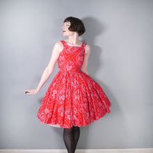 Load image into Gallery viewer, 50s DORIS DEB RED PAISLEY HANKERCHIEF PRINT CIRCLE SKIRT DAY DRESS - XS / PETITE