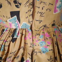 Load image into Gallery viewer, 50s NOVELTY PARIS POSTCARDS AND LETTER FULL SKIRT DAY DRESS - S