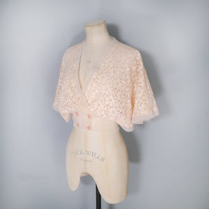 50s 60s PASTEL PEACH NYLON LACE CAPE WING SLEEVE BED JACKET / BLOUSE - XS-S