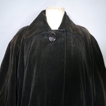 Load image into Gallery viewer, 40s 50s SHUBETTE BLACK FINE VELVETY CORD BALLOON SLEEVE COAT - M