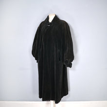 Load image into Gallery viewer, 40s 50s SHUBETTE BLACK FINE VELVETY CORD BALLOON SLEEVE COAT - M