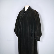 Load image into Gallery viewer, 40s 50s SHUBETTE BLACK FINE VELVETY CORD BALLOON SLEEVE COAT - M