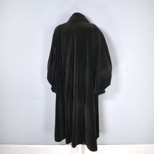 Load image into Gallery viewer, 40s 50s SHUBETTE BLACK FINE VELVETY CORD BALLOON SLEEVE COAT - M