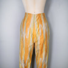 Load image into Gallery viewer, 50s 60s REVERSIBLE BROWN AND ORANGE HIGH WAISTED PEDAL PUSHERS - 24&quot;