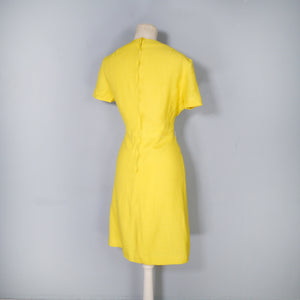 60s SLEEK BRIGHT YELLOW MOD SHIFT DRESS - M