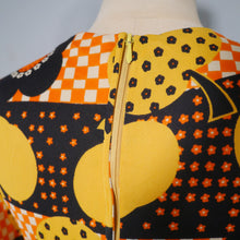 Load image into Gallery viewer, 60s 70s YELLOW BLACK AND ORANGE APPLE AND FLOWER MINI DRESS - S-M