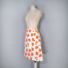 Load image into Gallery viewer, THE VESTED GENTRESS APPLE PRINT NOVELTY SHORT SKIRT - 27&quot;