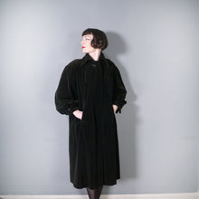 Load image into Gallery viewer, 40s 50s SHUBETTE BLACK FINE VELVETY CORD BALLOON SLEEVE COAT - M