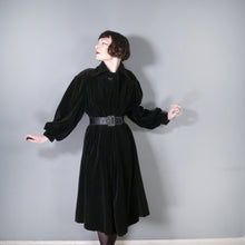 Load image into Gallery viewer, 40s 50s SHUBETTE BLACK FINE VELVETY CORD BALLOON SLEEVE COAT - M