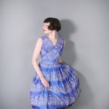 Load image into Gallery viewer, 50s BLUE WHITE FLOCKED TAFFETA PARTY DRESS - XS-S