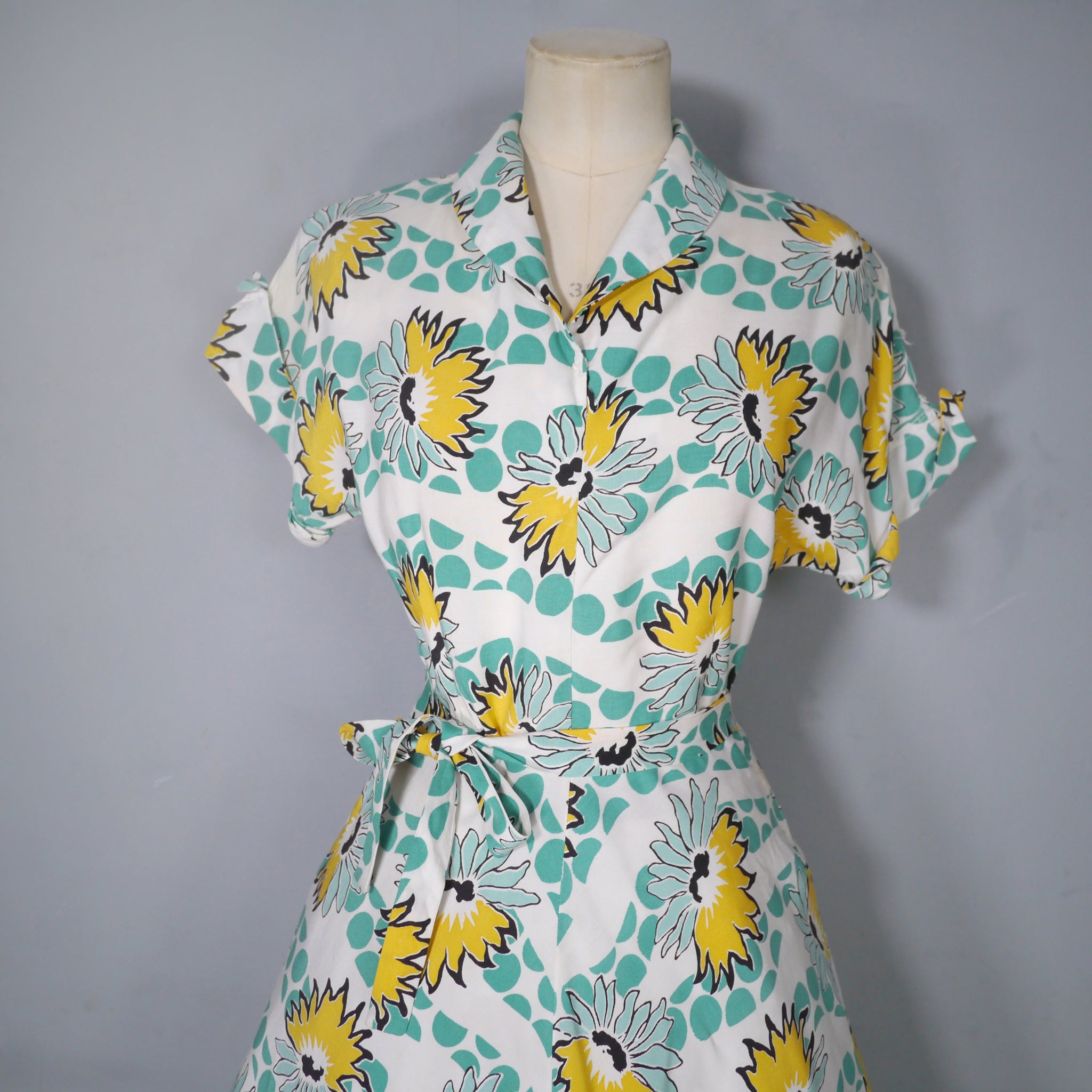 40s SOFT RAYON GREEN AND YELLOW FLORAL PRINT DRESS - XS Sartorial Matters 40s SOFT RAYON GREEN AND YELLOW FLORAL PRINT DRESS - XS Sartorial Matters