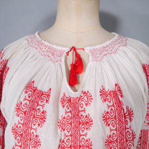 70s EMBROIDERED BOHEMIAN FOLK / PEASANT BLOUSE - M-L