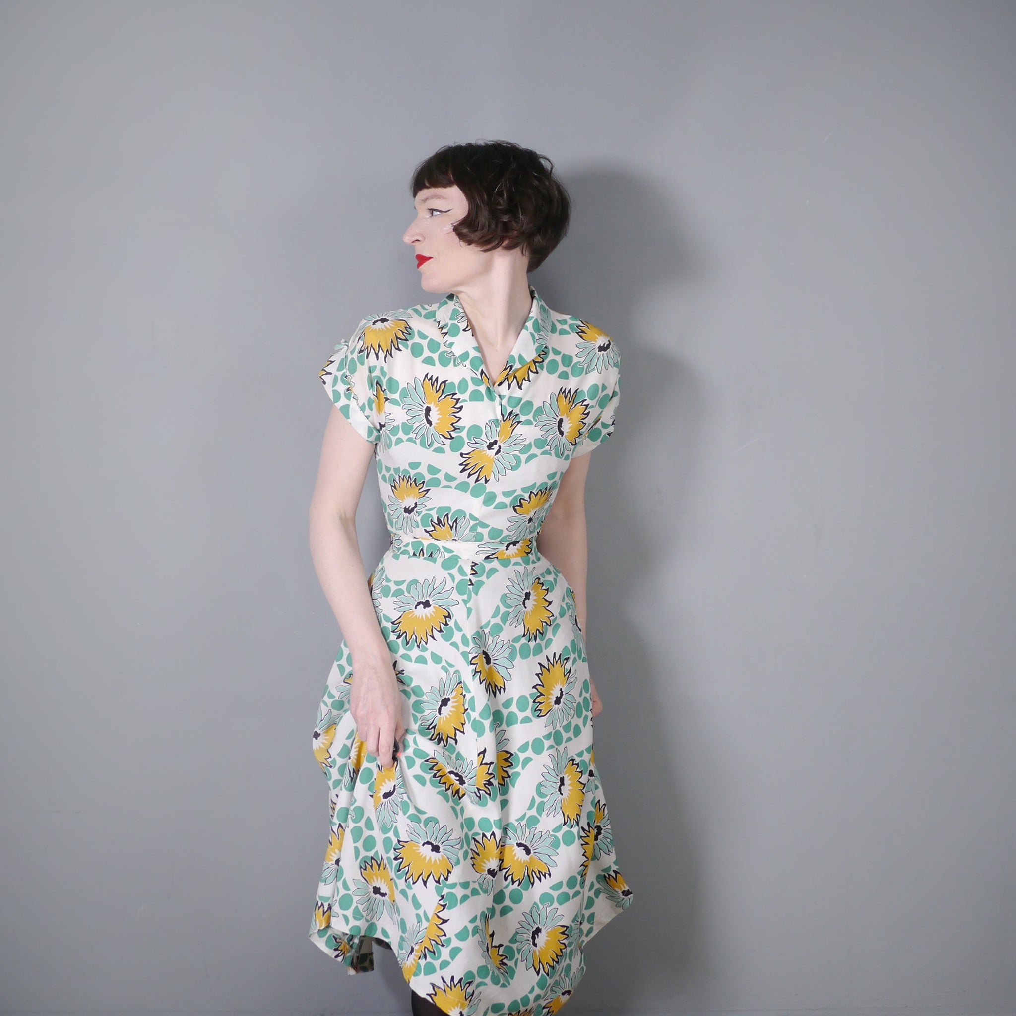 40s SOFT RAYON GREEN AND YELLOW FLORAL PRINT DRESS - XS Sartorial Matters 40s SOFT RAYON GREEN AND YELLOW FLORAL PRINT DRESS - XS Sartorial Matters